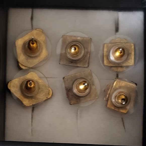 NWOT ANTIQUE STYLE KIKICHIC SPARKLY CRYSTAL STUD EARRINGS SET - Picture 3 of 7